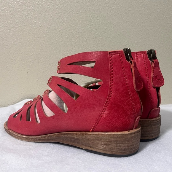 Gee WaWa Yessi Red Leather Wedge Sandals Strappy Anthropologie Shoes 7 - Picture 9 of 10